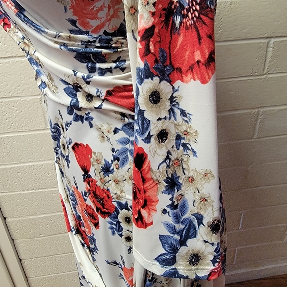 Beautiful Pink Blush Floral Dress - Picture 11 of 12